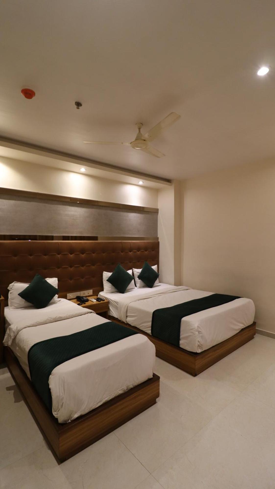 Hotel Bkc Garden - Near Us Embassy Bkc Mumbai Dış mekan fotoğraf