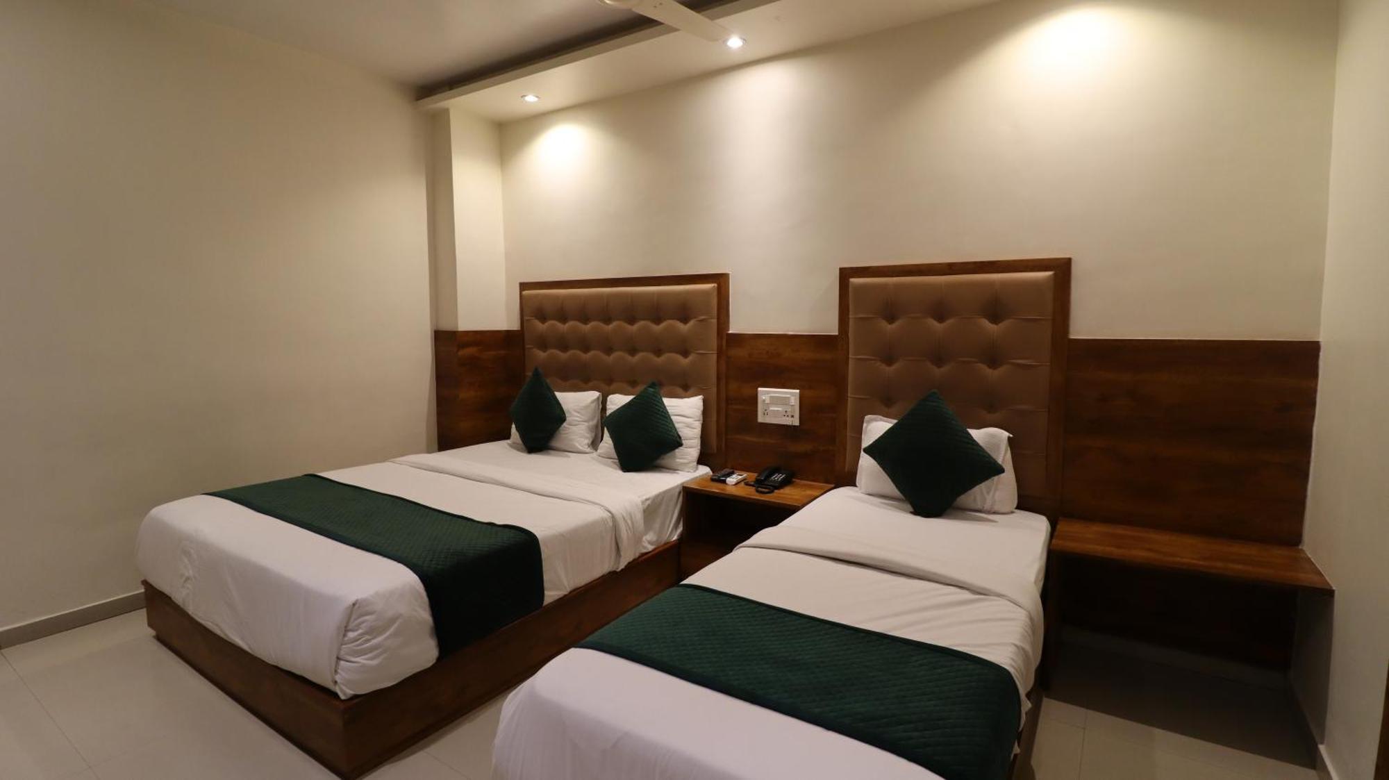 Hotel Bkc Garden - Near Us Embassy Bkc Mumbai Dış mekan fotoğraf