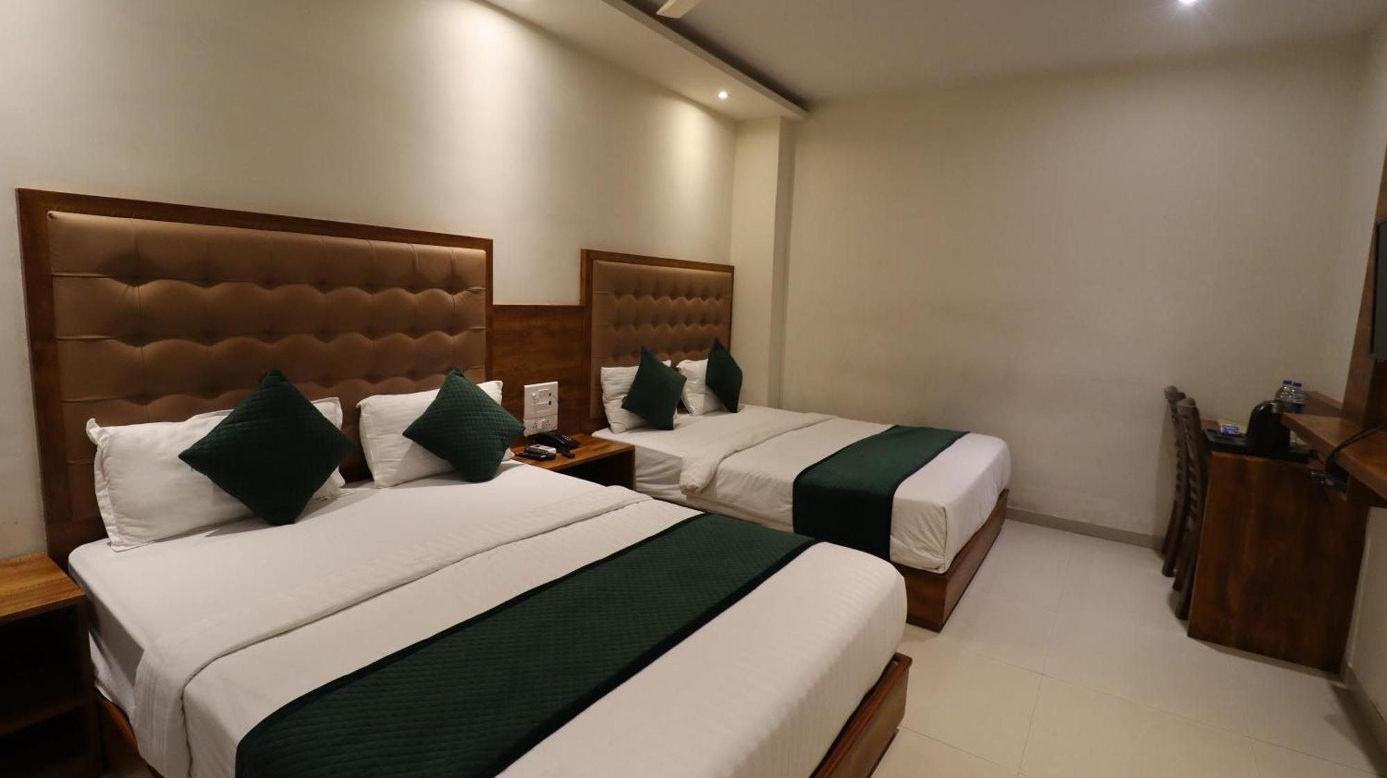 Hotel Bkc Garden - Near Us Embassy Bkc Mumbai Dış mekan fotoğraf
