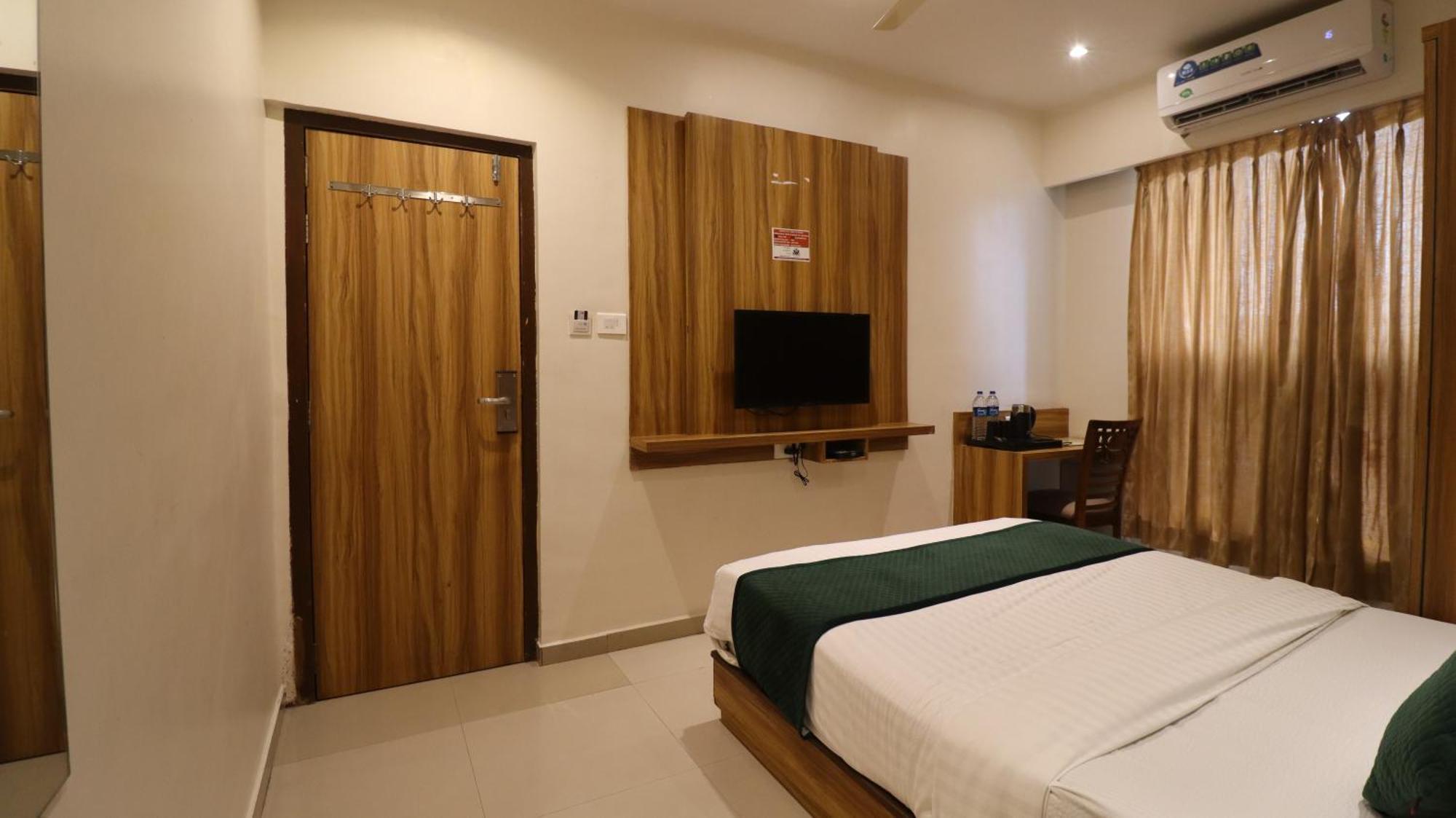 Hotel Bkc Garden - Near Us Embassy Bkc Mumbai Dış mekan fotoğraf