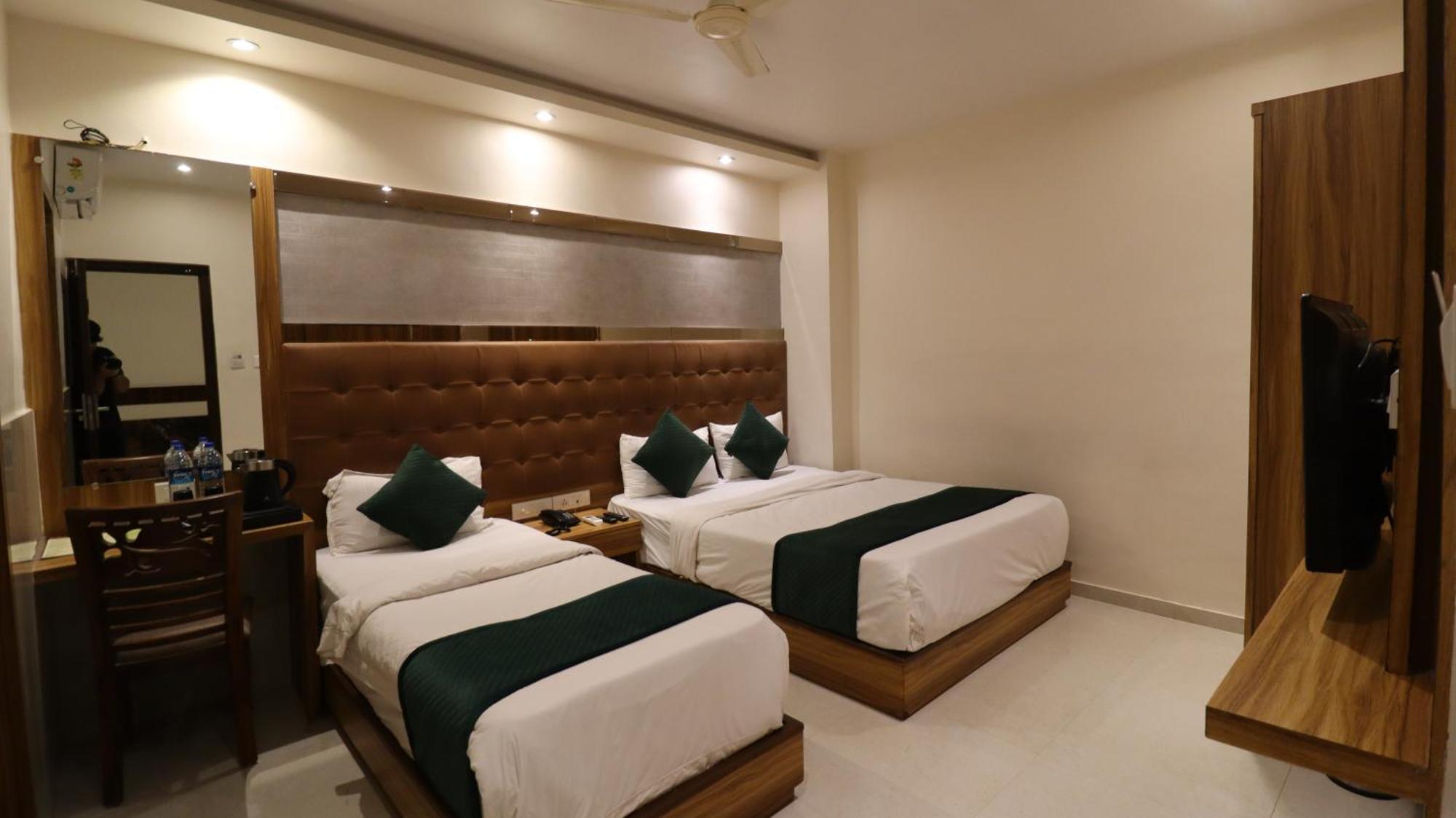 Hotel Bkc Garden - Near Us Embassy Bkc Mumbai Dış mekan fotoğraf