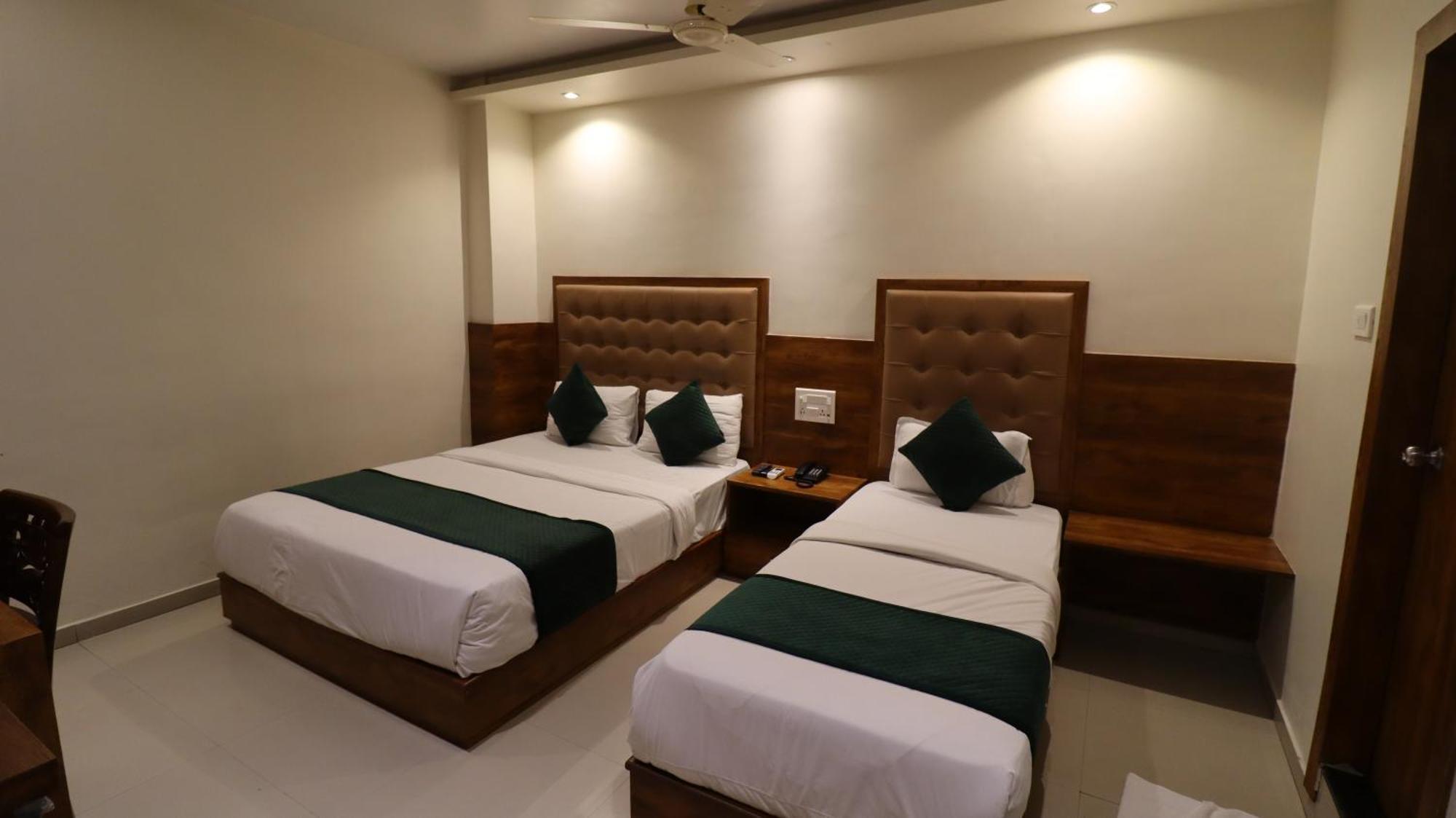 Hotel Bkc Garden - Near Us Embassy Bkc Mumbai Dış mekan fotoğraf