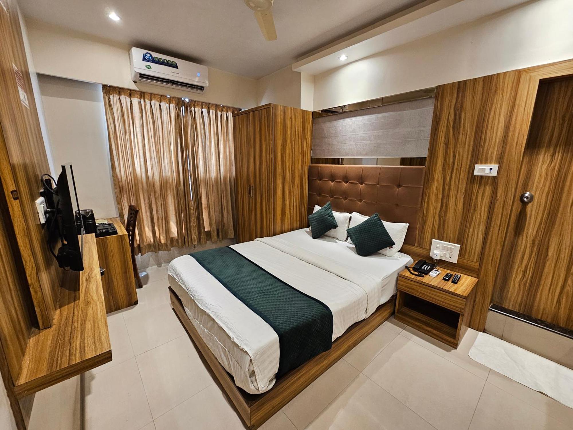 Hotel Bkc Garden - Near Us Embassy Bkc Mumbai Dış mekan fotoğraf
