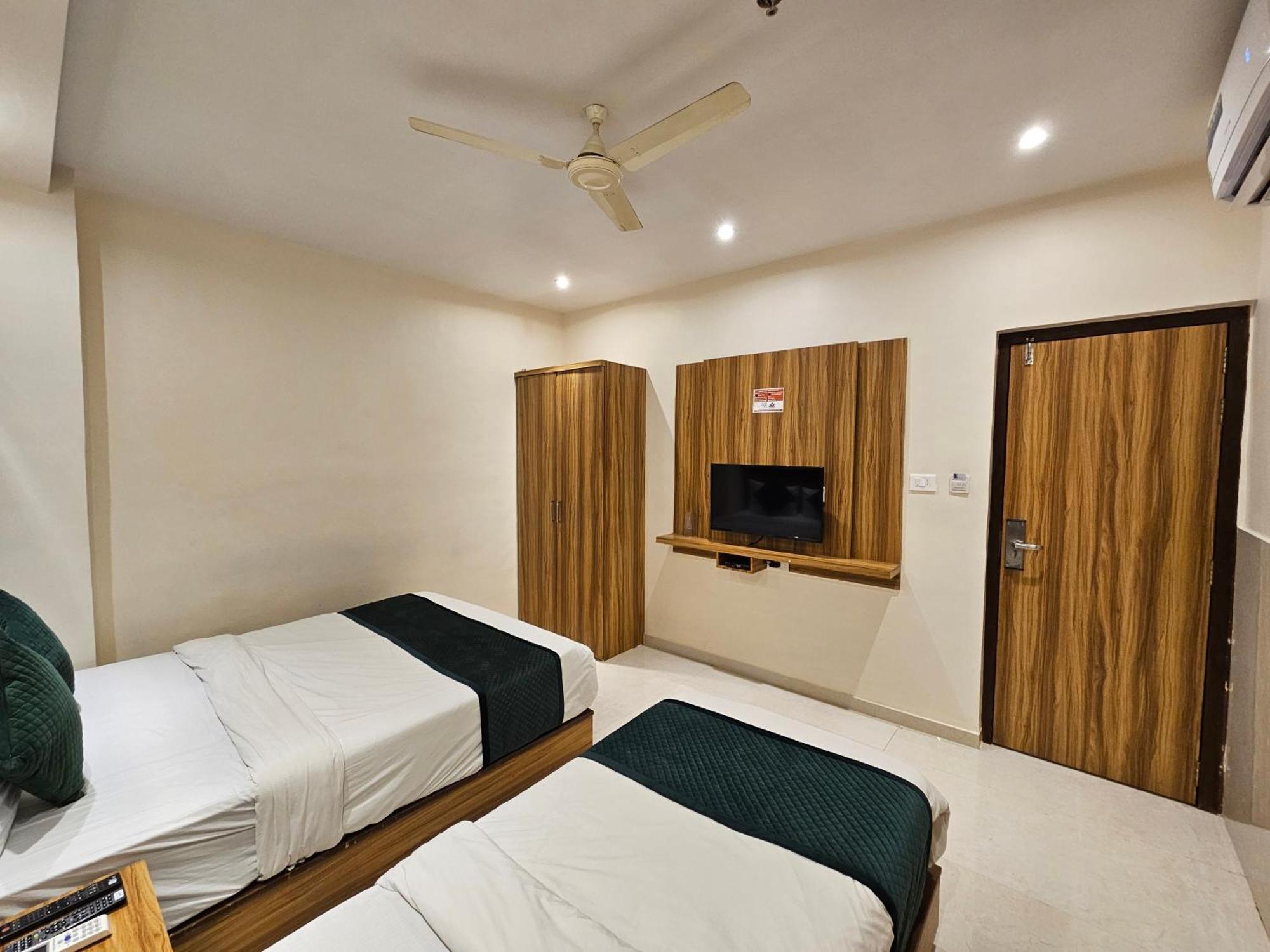 Hotel Bkc Garden - Near Us Embassy Bkc Mumbai Dış mekan fotoğraf